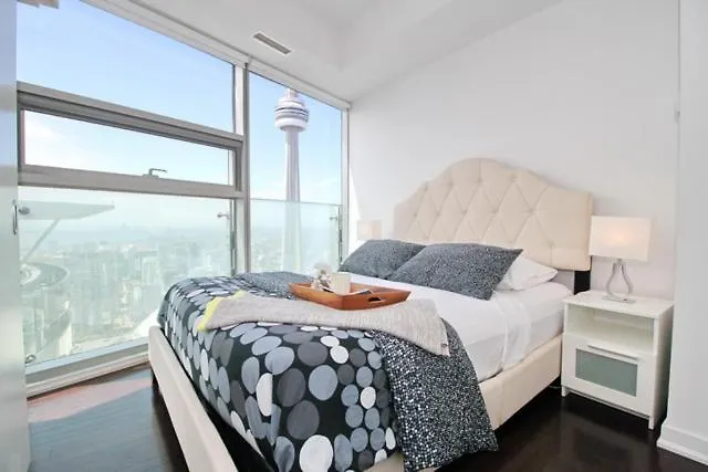 Presidential 2Br Plus 1 Condo, Entertainment District - Downtown With Cn Tower View, Balcony, Pool & Hot Tub Toronto Apartment