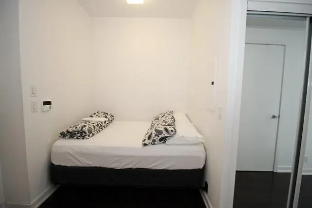Presidential 2Br Plus 1 Condo, Entertainment District - Downtown With Cn Tower View, Balcony, Pool & Hot Tub Toronto 0*,