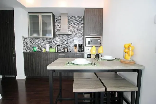 Presidential 2Br Plus 1 Condo, Entertainment District - Downtown With Cn Tower View, Balcony, Pool & Hot Tub Toronto 0*,