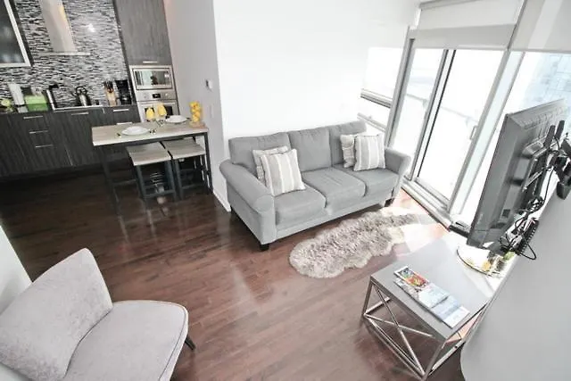 Apartment Presidential 2Br Plus 1 Condo, Entertainment District - Downtown With Cn Tower View, Balcony, Pool & Hot Tub Toronto